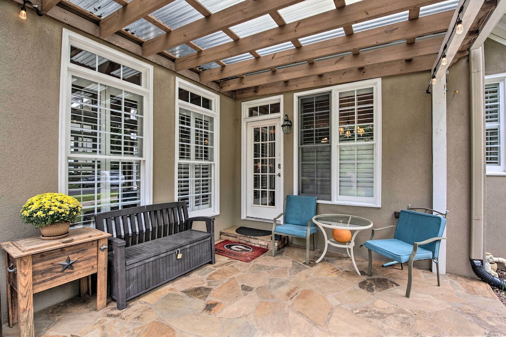 Secluded Acworth Mansion w/ Pool + Game Room!