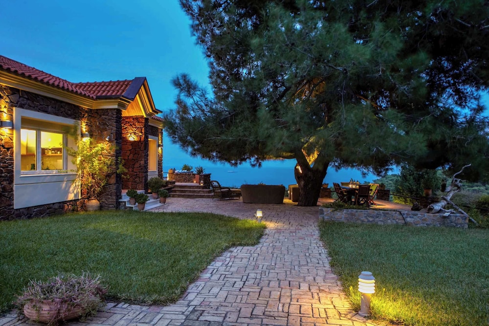 Villa Lauriet Kratigos - Private Escape With Views