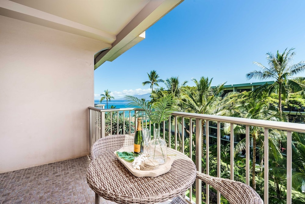 Whaler 518 Oceanview Studio Condo Condo by RedAwning view 5