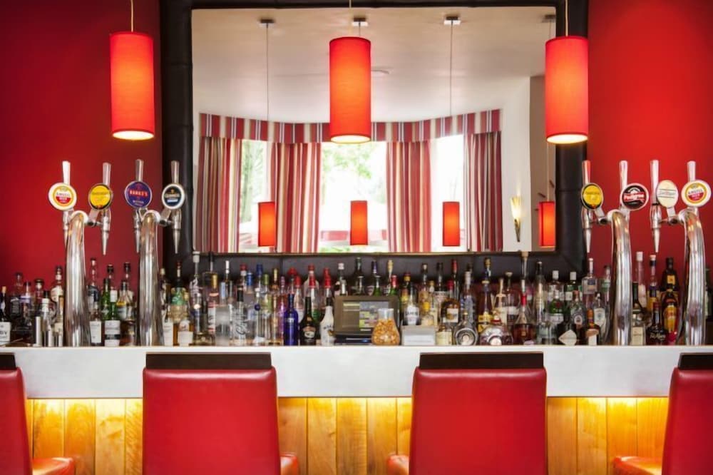 Yeovil Vacations - Lanes Hotel - Property Image 8