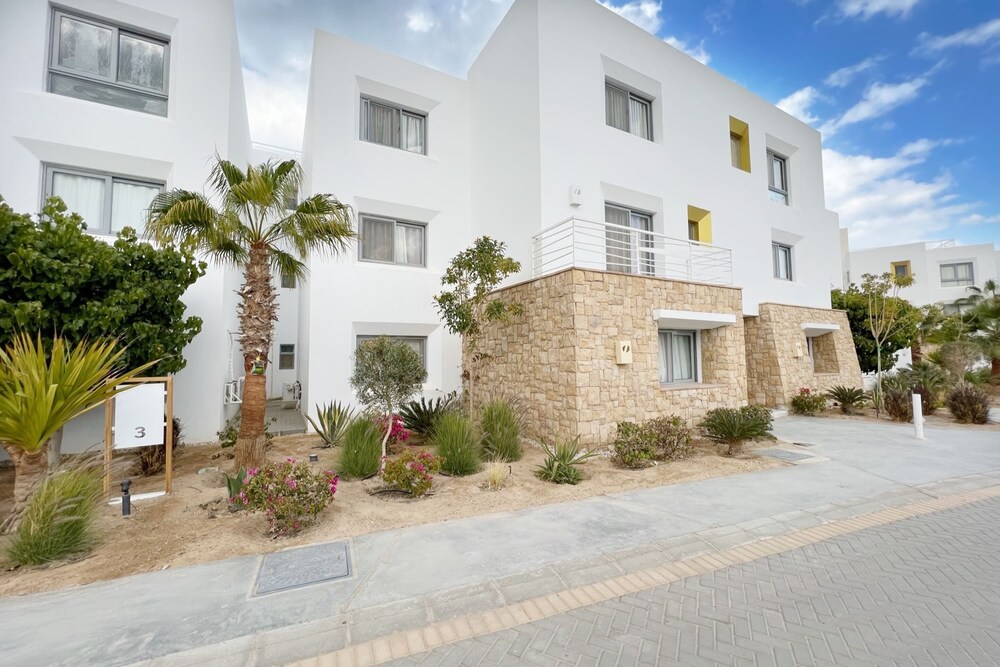 Xuru Stays I Calming & Cozy 3bdr Getaway @ Swan Lake El Gouna