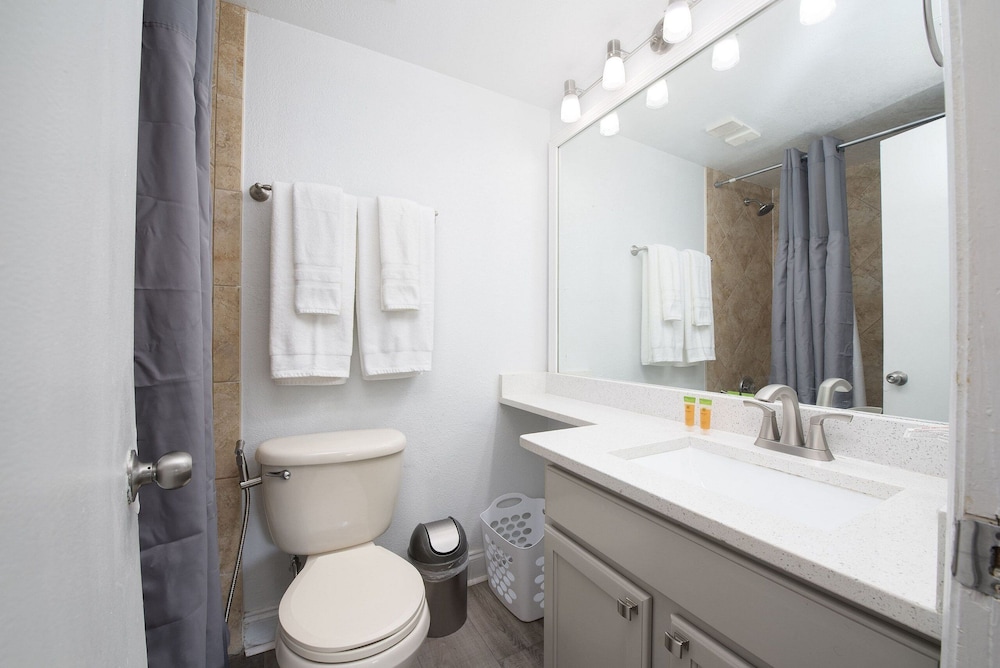 The Enclave Hotel and Suites