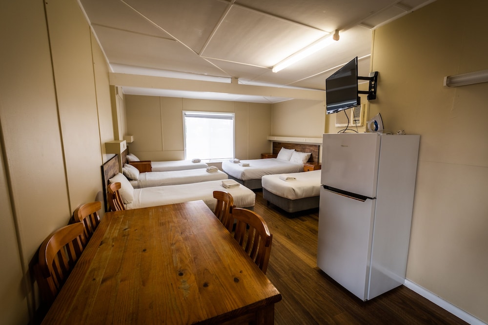 Ardeanal Motel West Wyalong