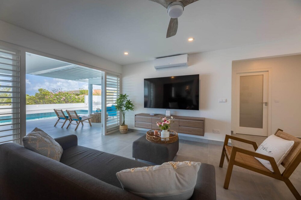 270 Ocean Views From Private Pool Sun Terrace