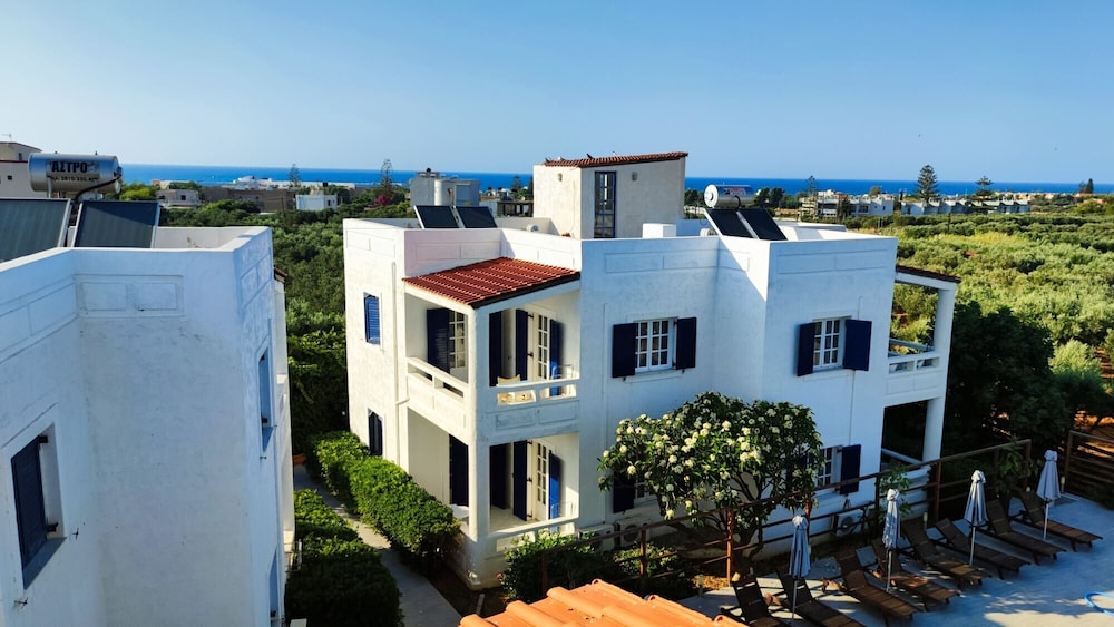 Aelia Apartments