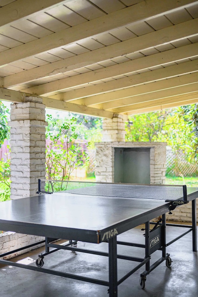 Spacious Retreat w Large Kitchen & Outdoor Patio