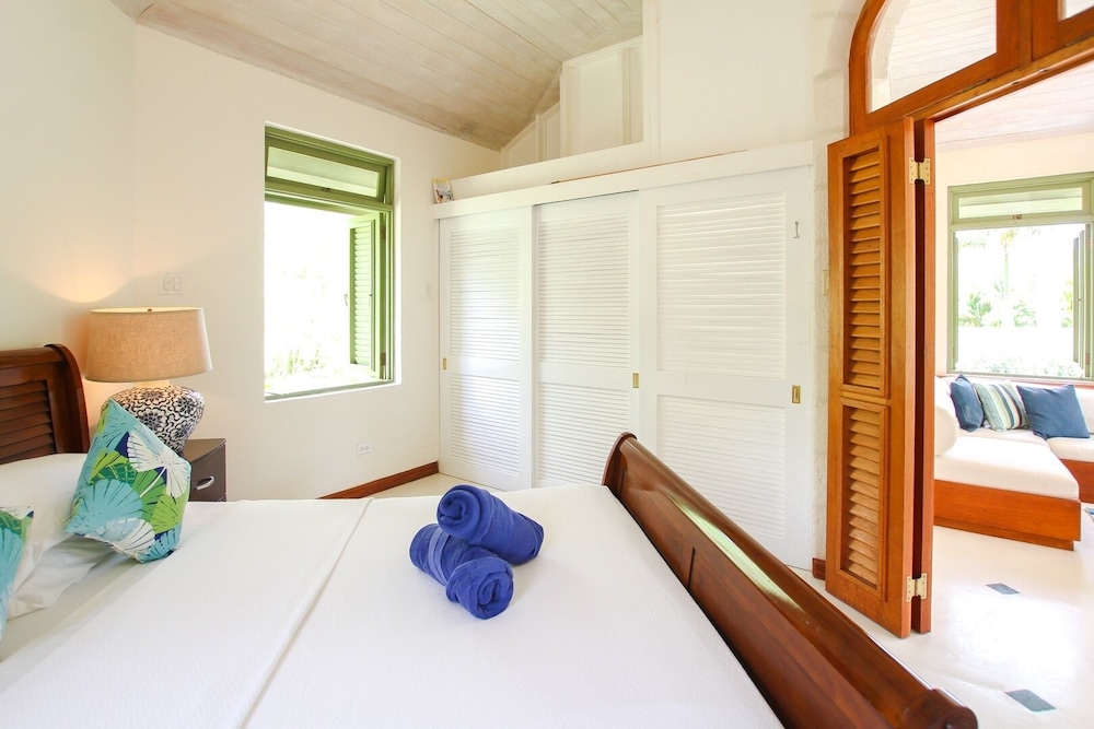 Tiny Home Retreat Near Beach- Marsh Mellow Cottage by BSL Rentals