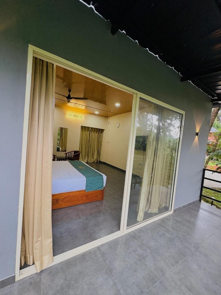 Vayalada Garden resort
