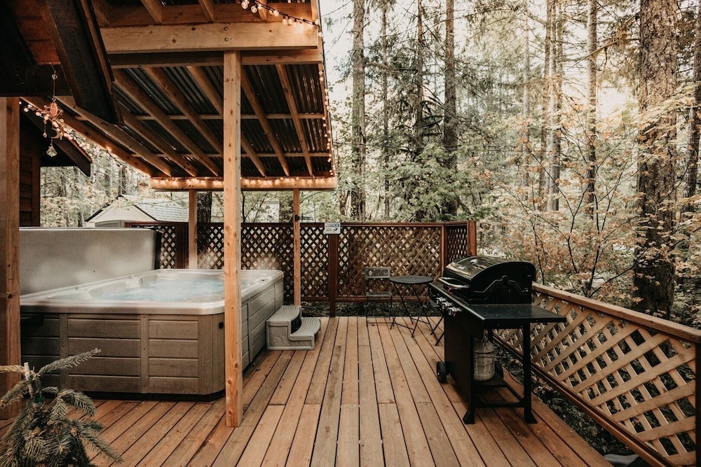 Glacier Springs – Cabin #16 - 1Br Cabin