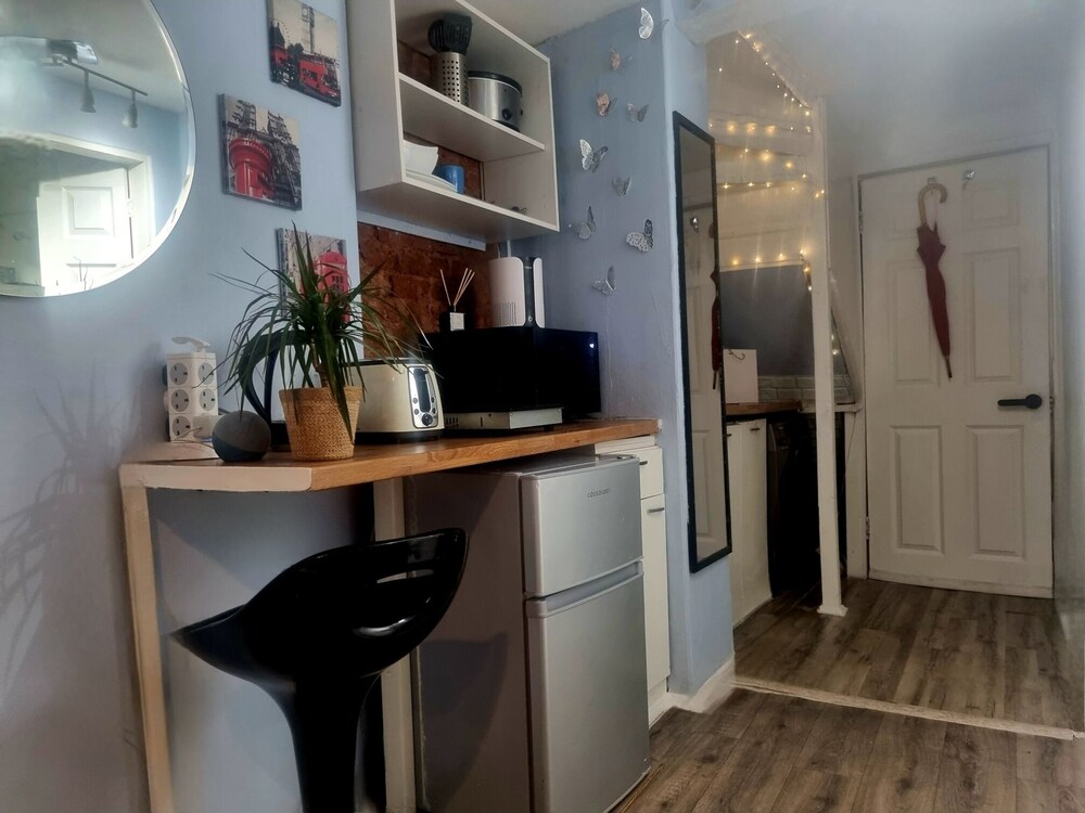 Charming 1-bed Studio Annex,parking,kitchen,wifi, photo 21