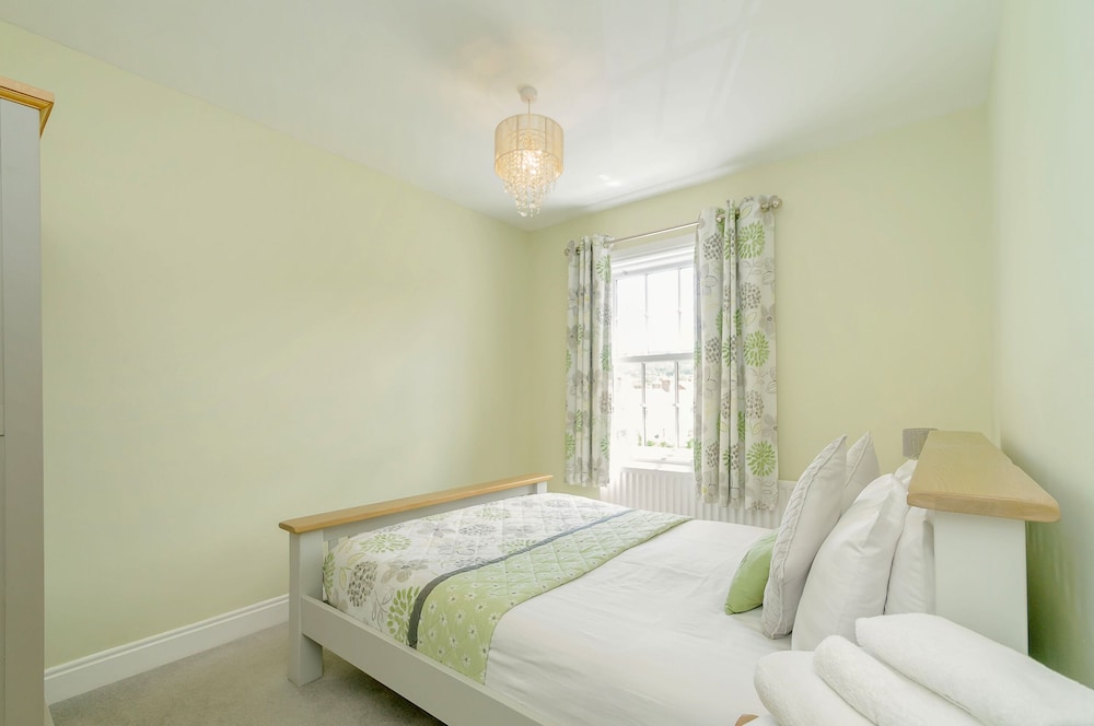 Roseberry House