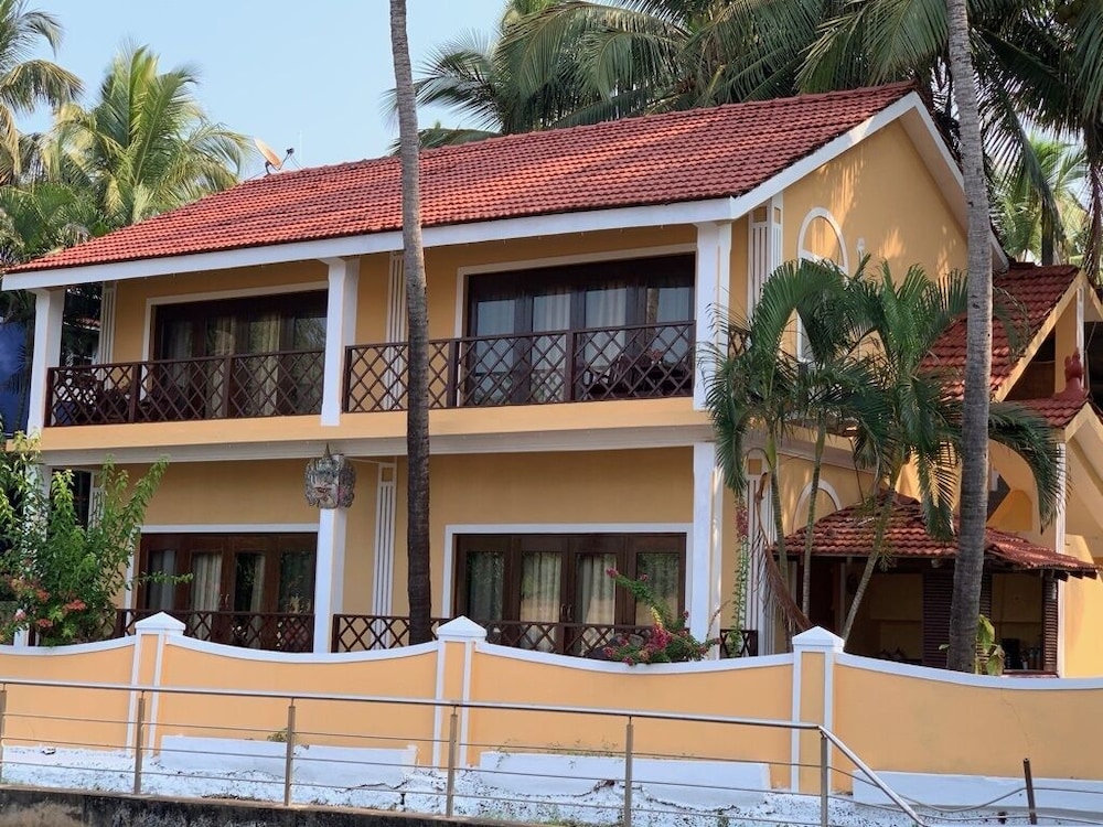 Casa Candolim Beach Front view 2