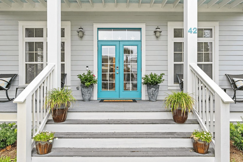 Sandy Smiles by Avantstay Seagrove Walk to Beach + Pool