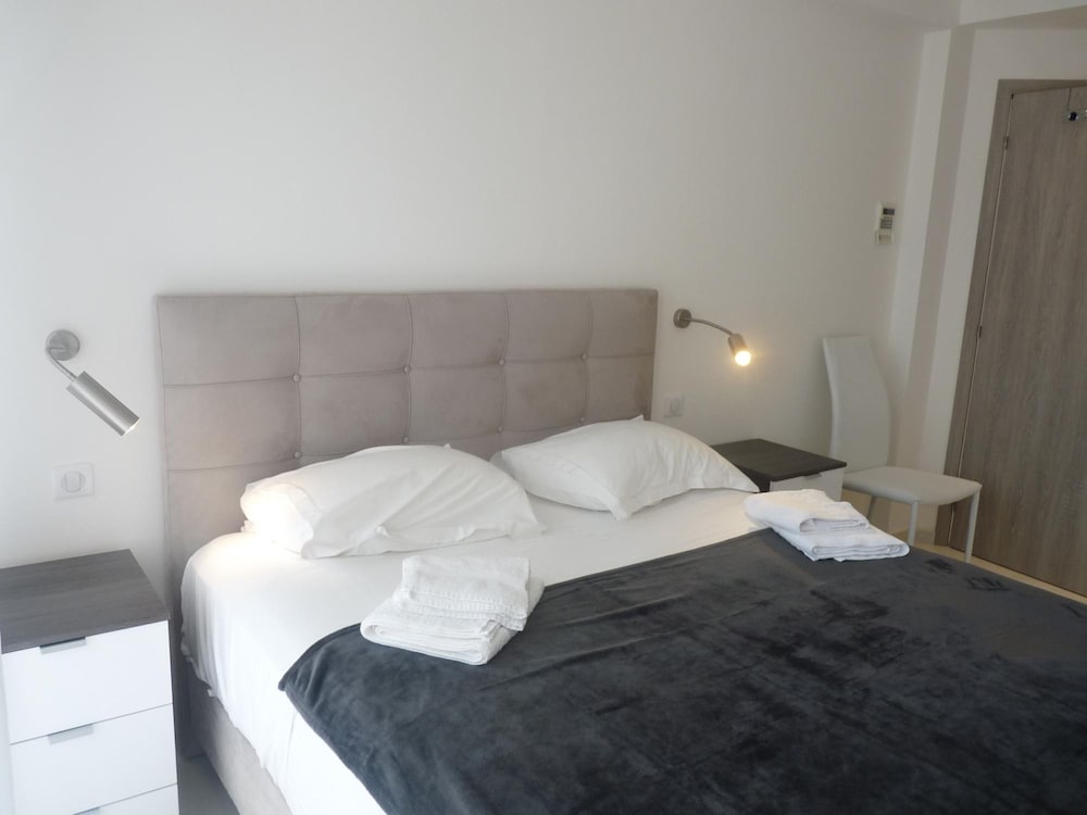 Two Bedroom Apartment Next to the Croisette in Cannes a Short Walk to the Palais des Festivals - 1961