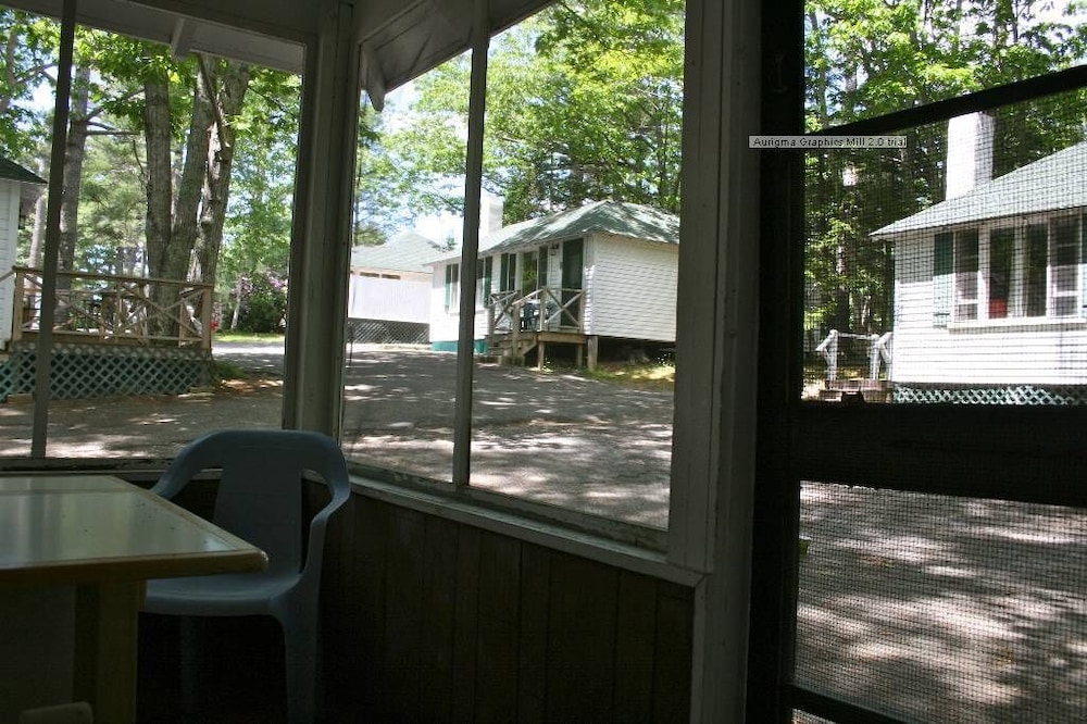 Hinckleys Dreamwood Cottages