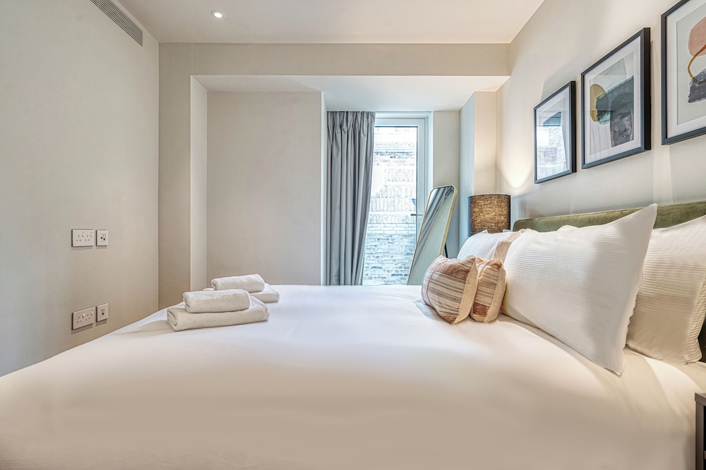 Luxury flats near Big Ben and London Eye