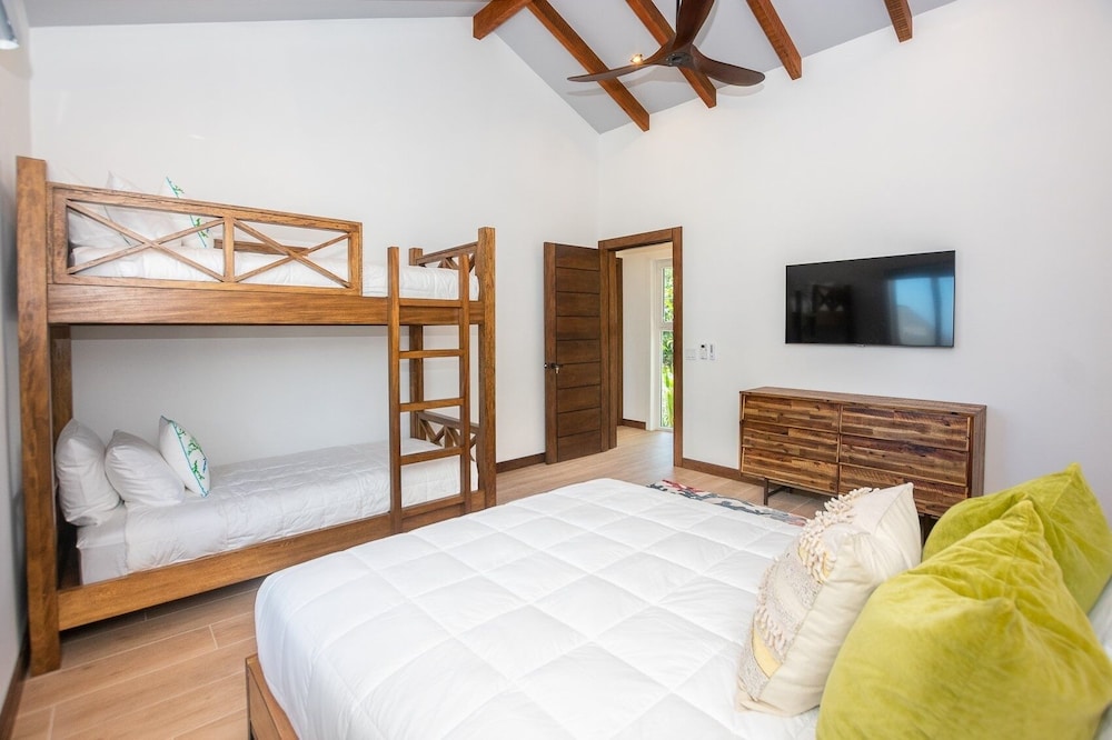Casa Palmera 2 Bedroom Home by RedAwning view 5