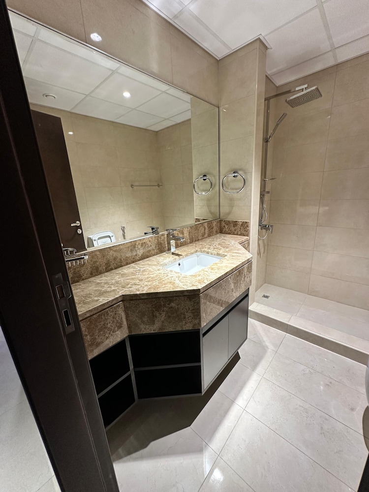 Stay Inn Albarsha by PHM