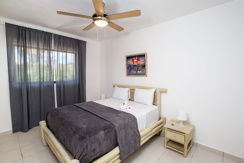 Los Corales Beach Village