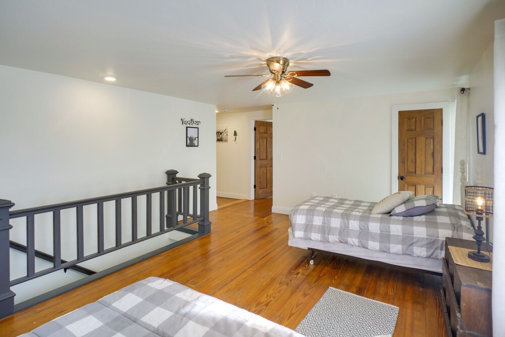 Spacious Missouri Vacation Rental w/ Fire Pit! view 5