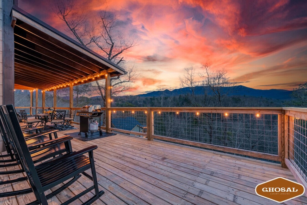 Summit Luxe Resort