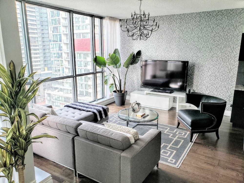 Hotel King Street Executive Suite - Image 1