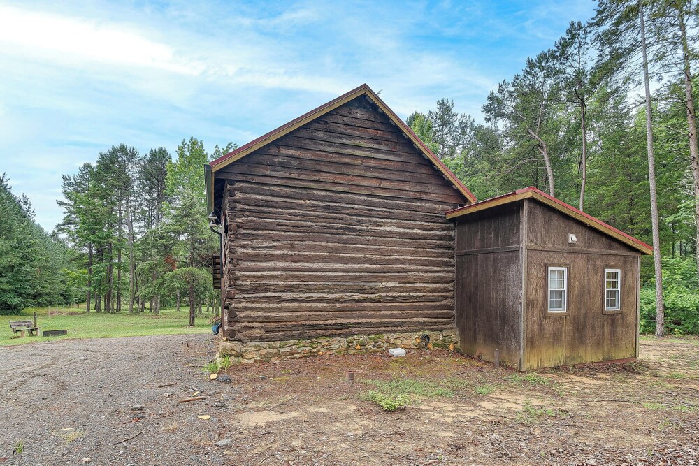 12 Mi to Staunton River State Park: Off-grid Cabin