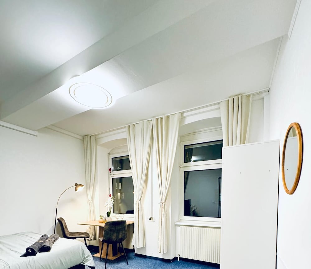 Spacious 7BR Apartment Prime Location