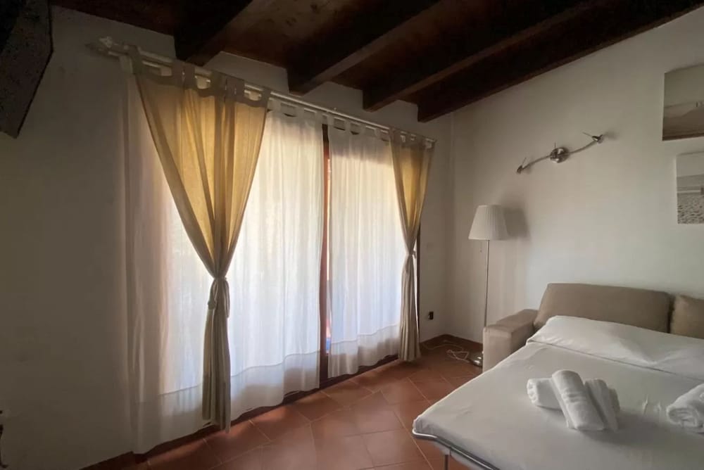 Delightful sea View Apartment With Veranda