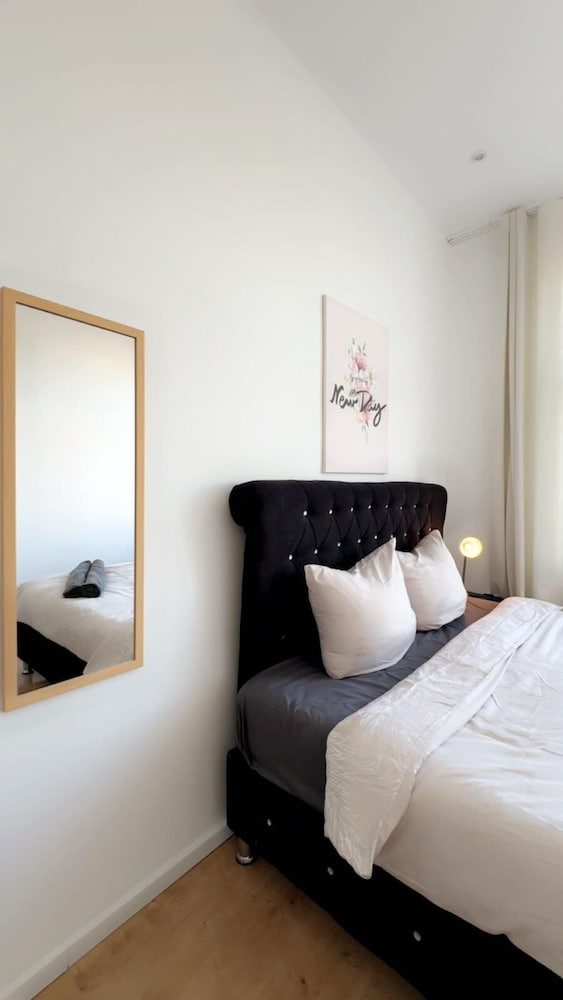 Cozy 3BR Apt Near Kaufpark Alterlaa