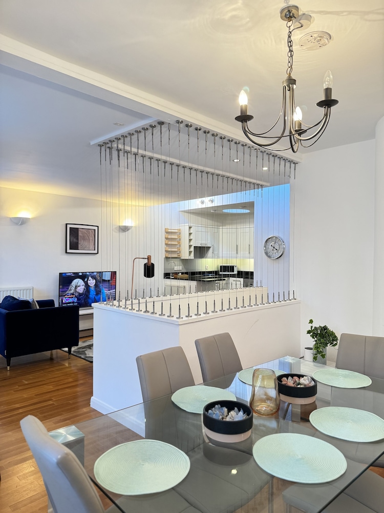 The Heart of Kensington Mews - Private House-Centrally Located-Great Transport