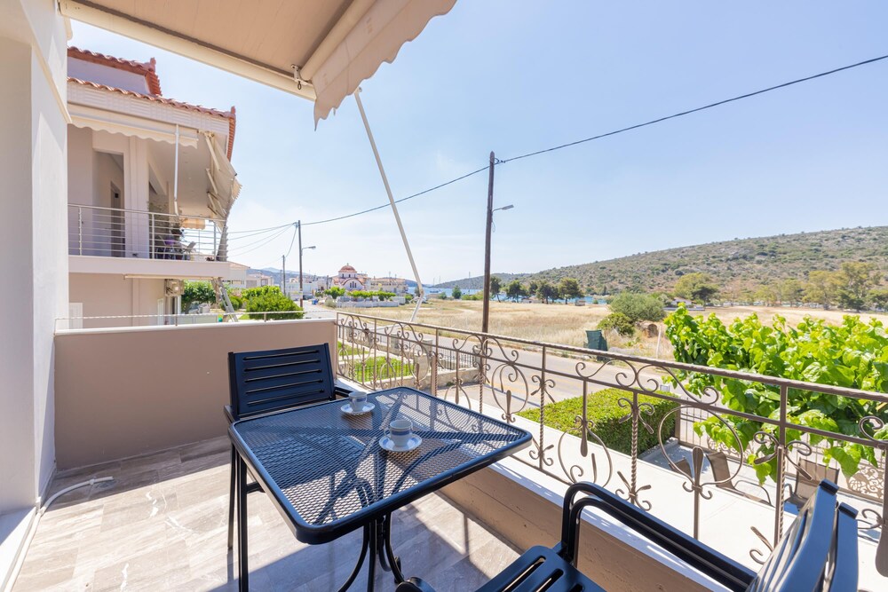 Stork Holiday Apartments - Garden & Sea View