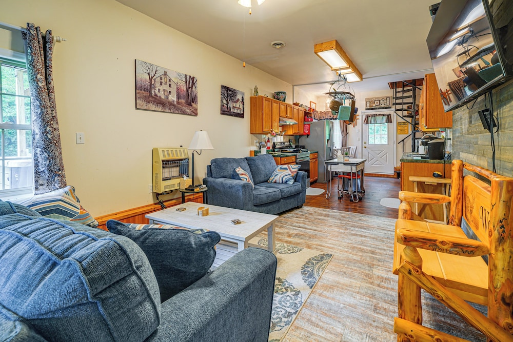 Hot Tub + Pet Friendly: Quiet French Creek Getaway