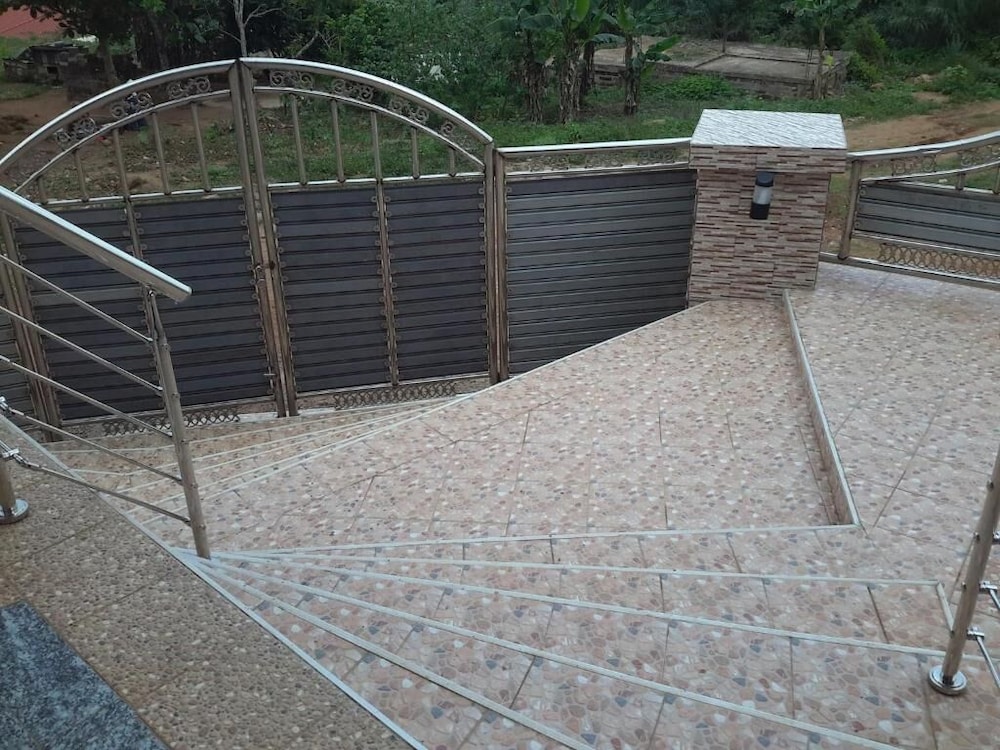 GQ Luxury Hills Hotel- Akropong Akwapim