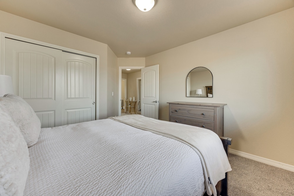 Explore Pikes Peak & Colorado Springs: Family Home