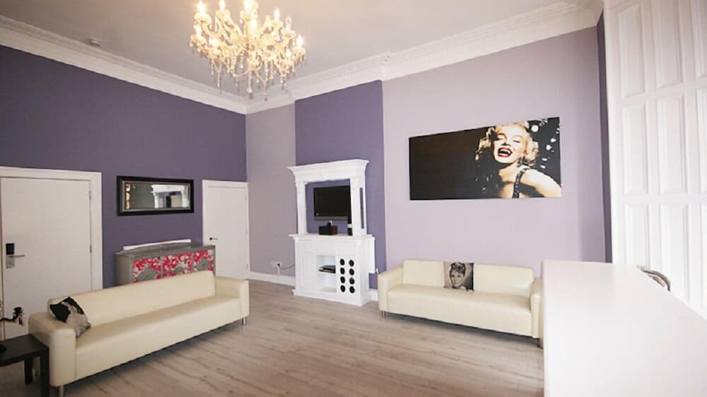 Princes Street Edinburgh Group Townhouse