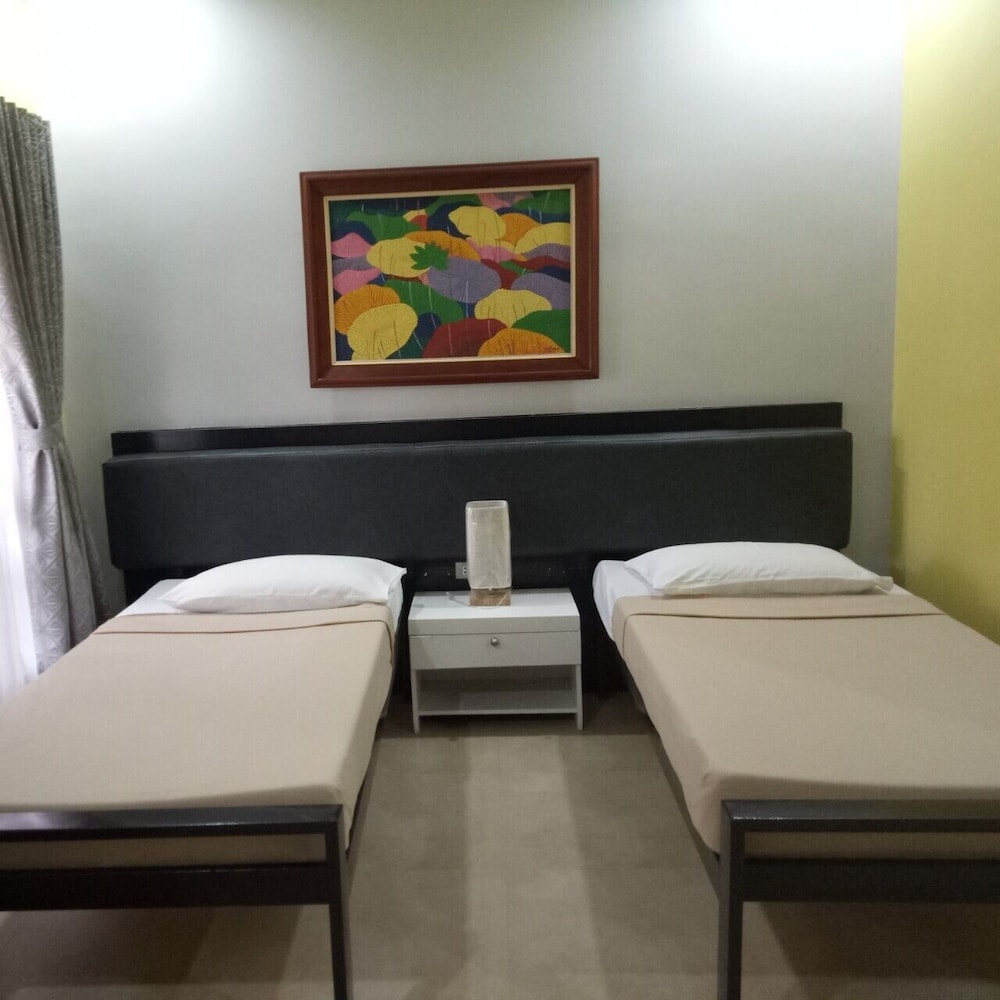 Royale House Hotel Davao powered by Cocotel view 4