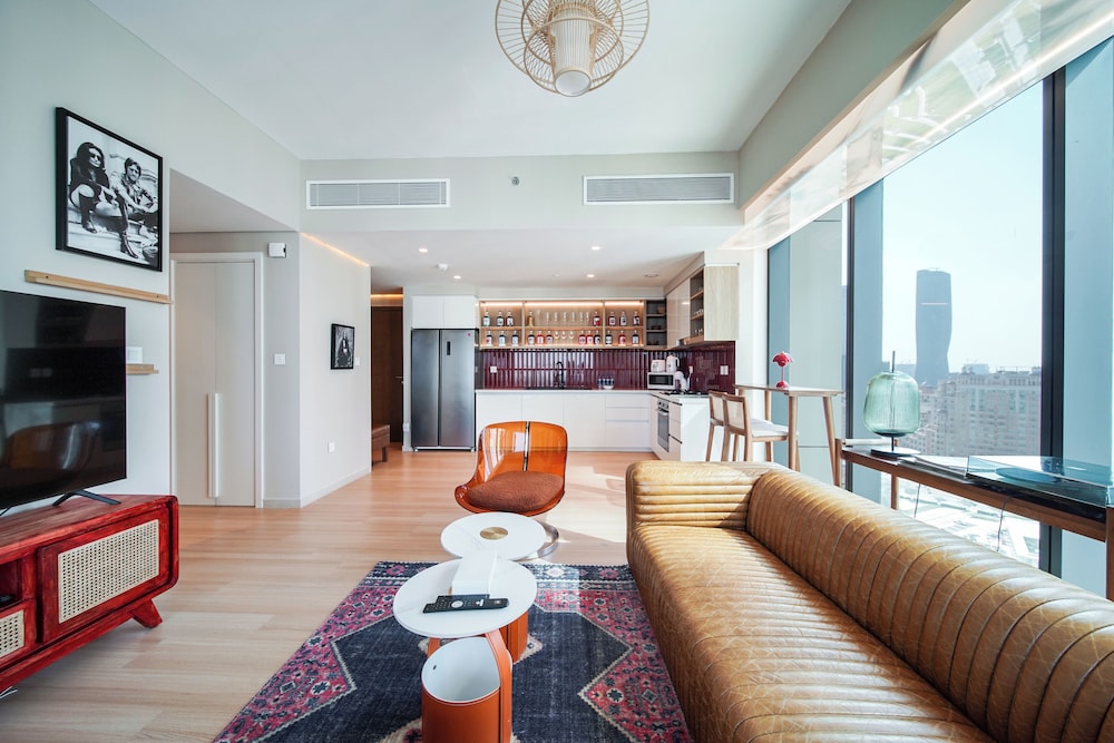 PVH - 2BR Artistic Retreat in Downtown Views 2