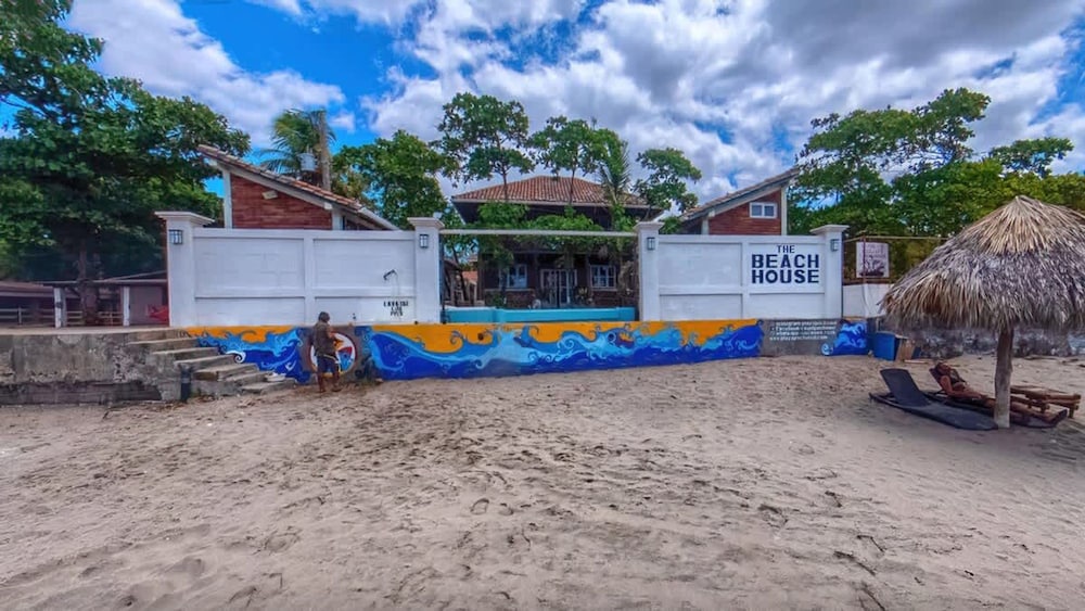 Romantic Beachfront Casita w Pool - AC - Sleeps 4