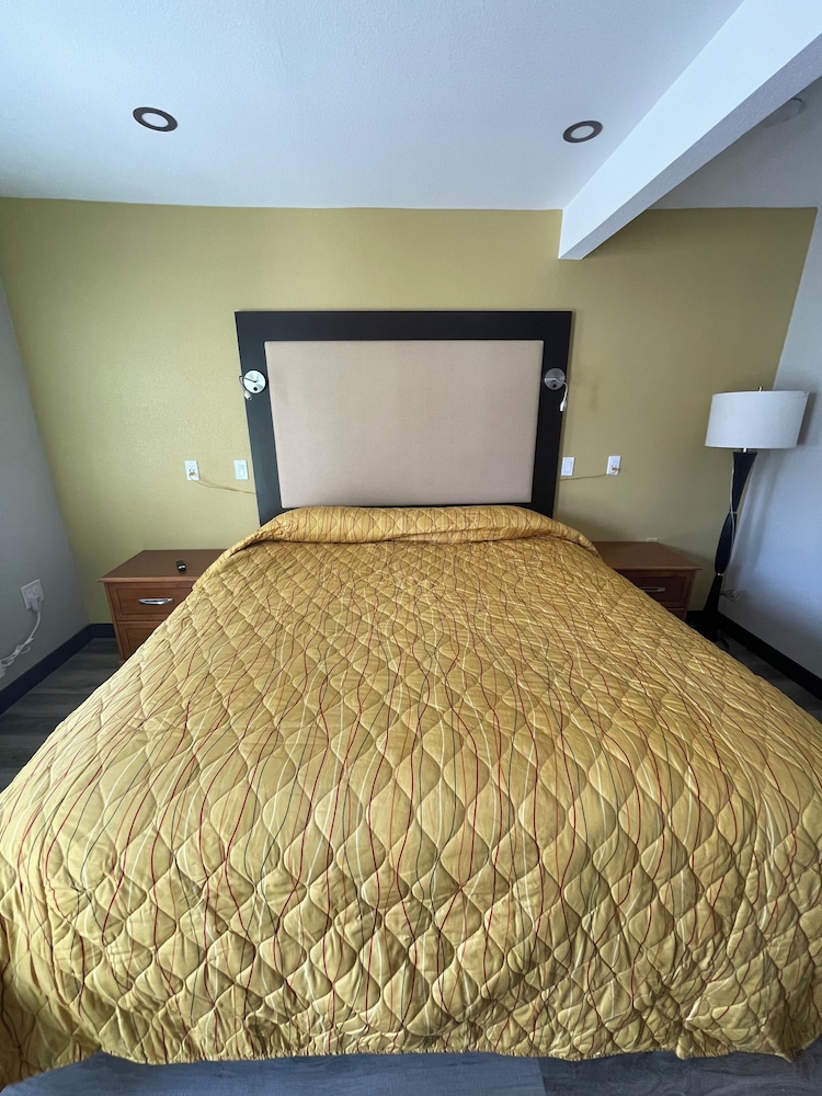Stadium Inn & Spas