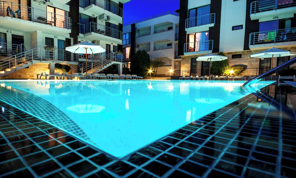 New Line Village Apartments, up to 4 Guests