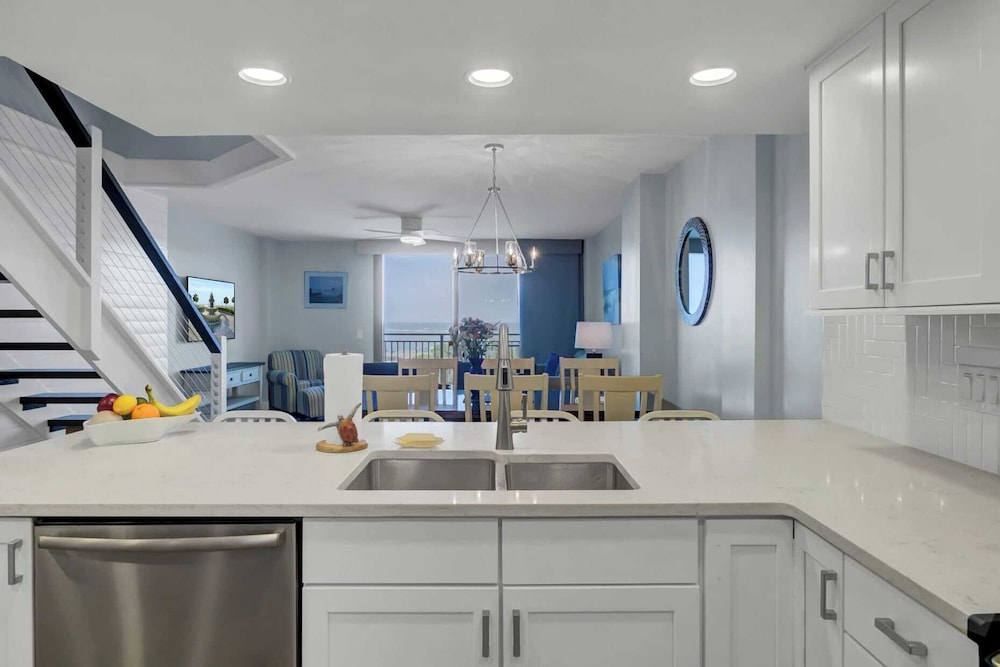 423 C Shipwatch by Avantstay Ocean Views Community Pool Close to Beach