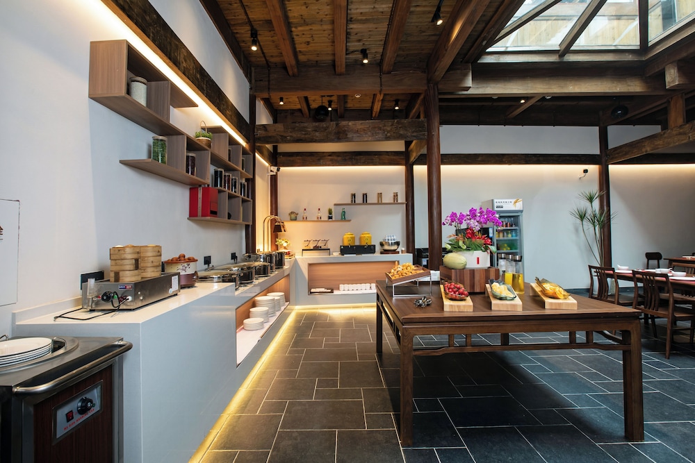 Bajiazhan Yulin Yuchi Homestay
