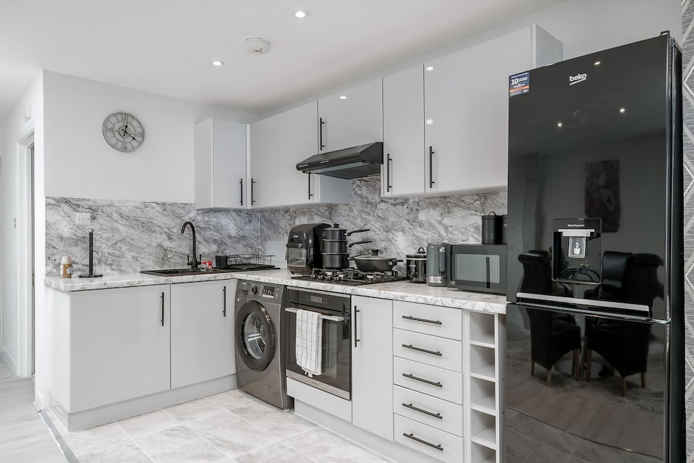 Modern South Wimbledon Stay