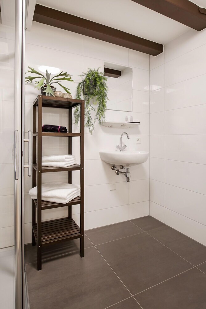 Canal Garden Apartment 11