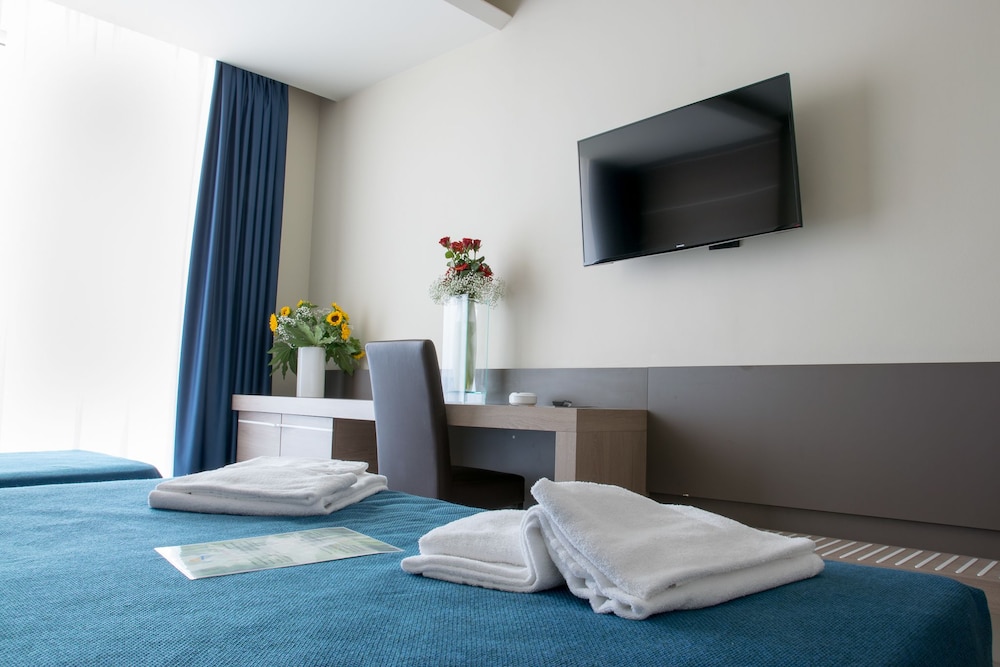 Hotel Belvedere, Torre Dell'Orso — 2