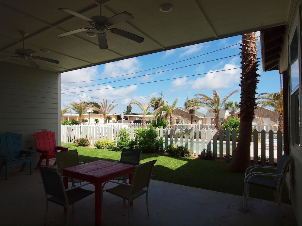 Beach Club Clubhouse 2