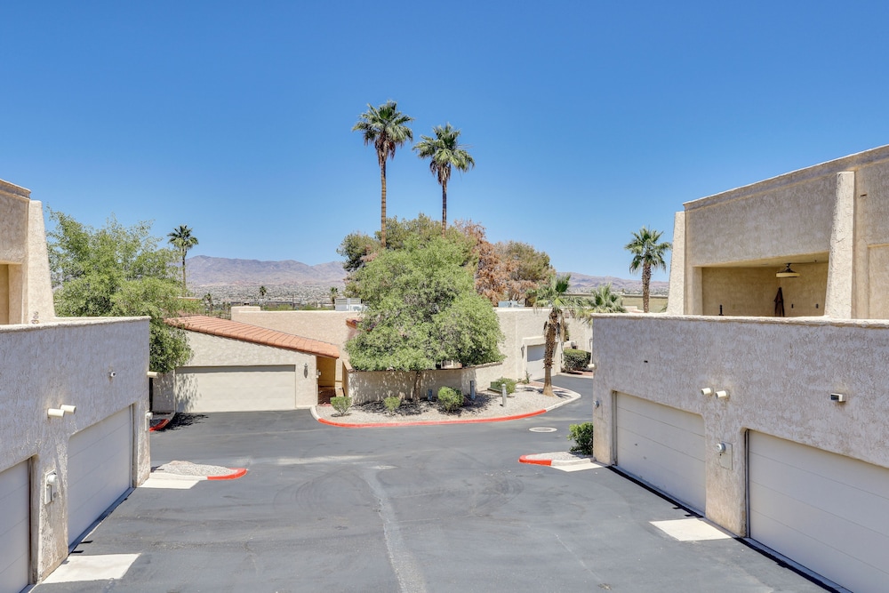 Island Condo w/ Pool Access in Lake Havasu City!