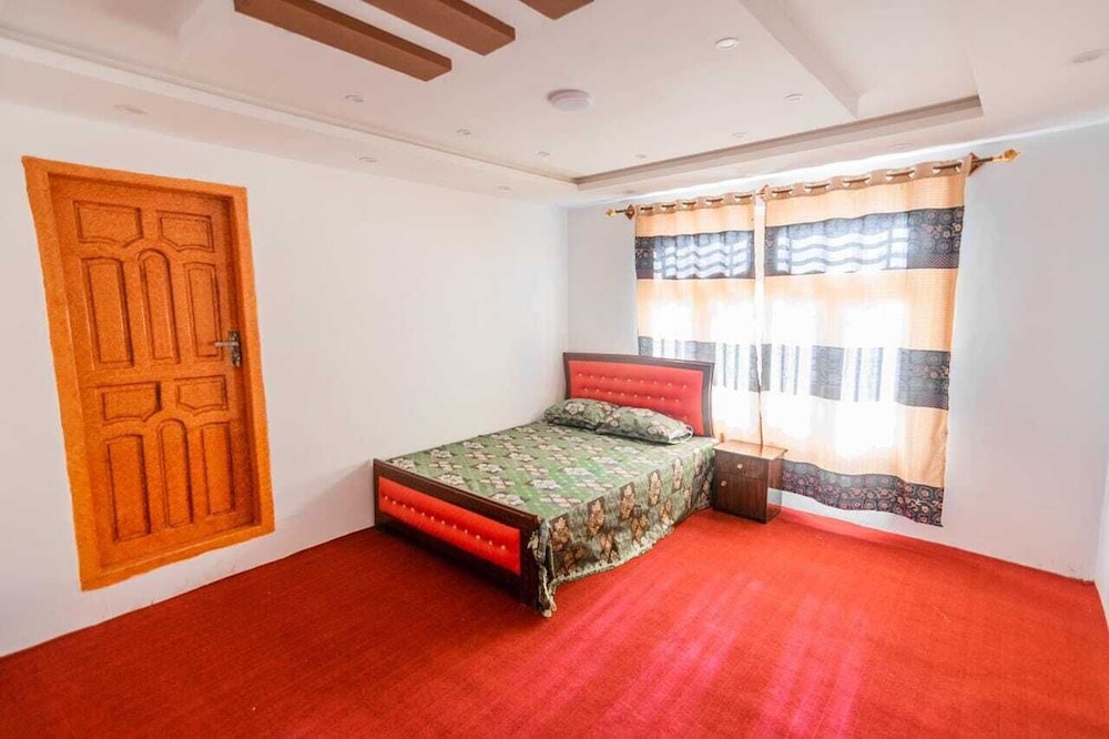 Royal Guest House Newranga Skardu view 4