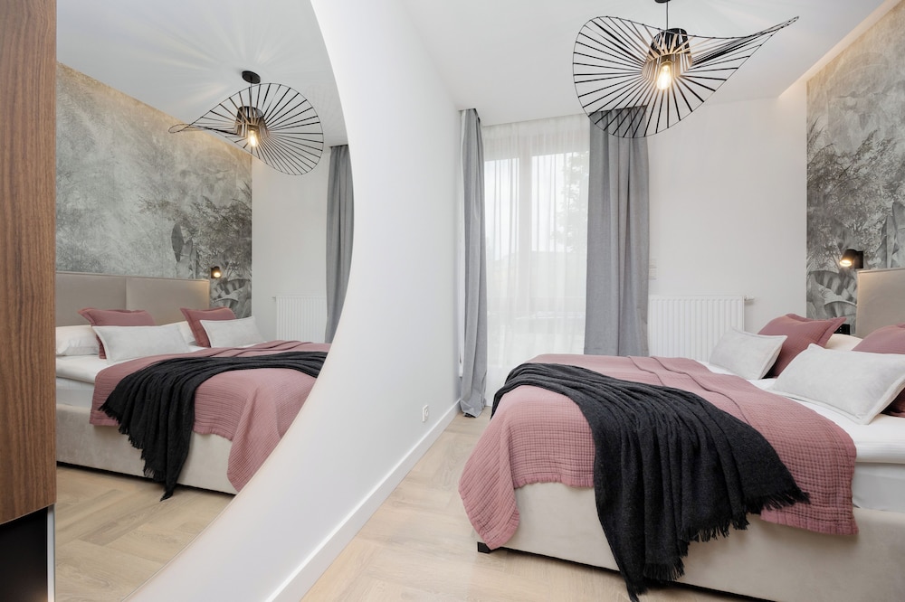 Wilanów Apartment Gym & Sauna by Renters view 2